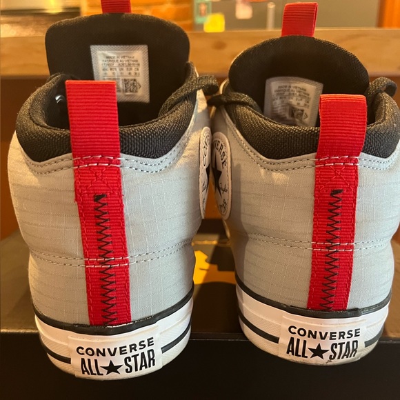 Men’s Converse Sneakers EUC - Picture 3 of 5